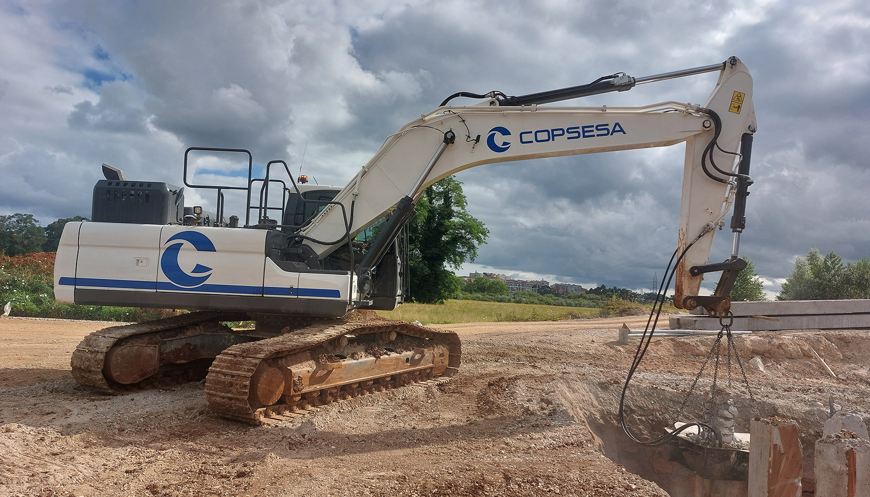 Excavadora Develon DX255LC-7 incorporada por Copsesa a su flota