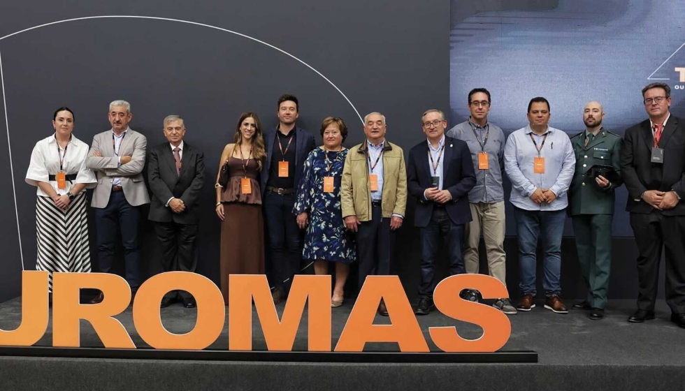 Responsables y directivos de Turomas y otras personalidades de la sociedad civil de la comarca turolense Gdar-Javalambre...