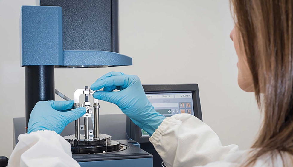 Las pruebas en condiciones reales confirmaron que la tecnologa V SUPER HYBRID aumenta hasta un 140% el kilometraje respecto a compuestos...