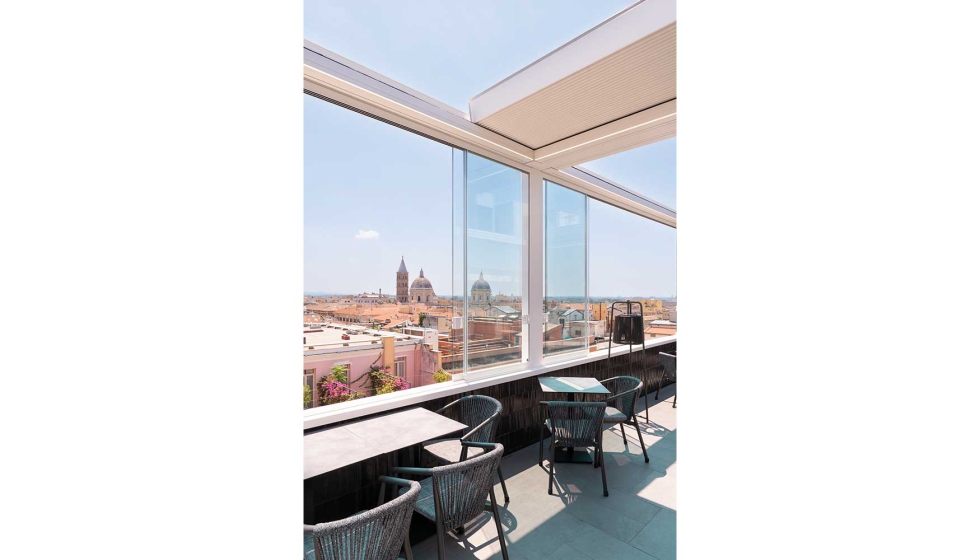 La estructura se ha completado con la instalaci�n de las ventanas panor�micas Line Glass