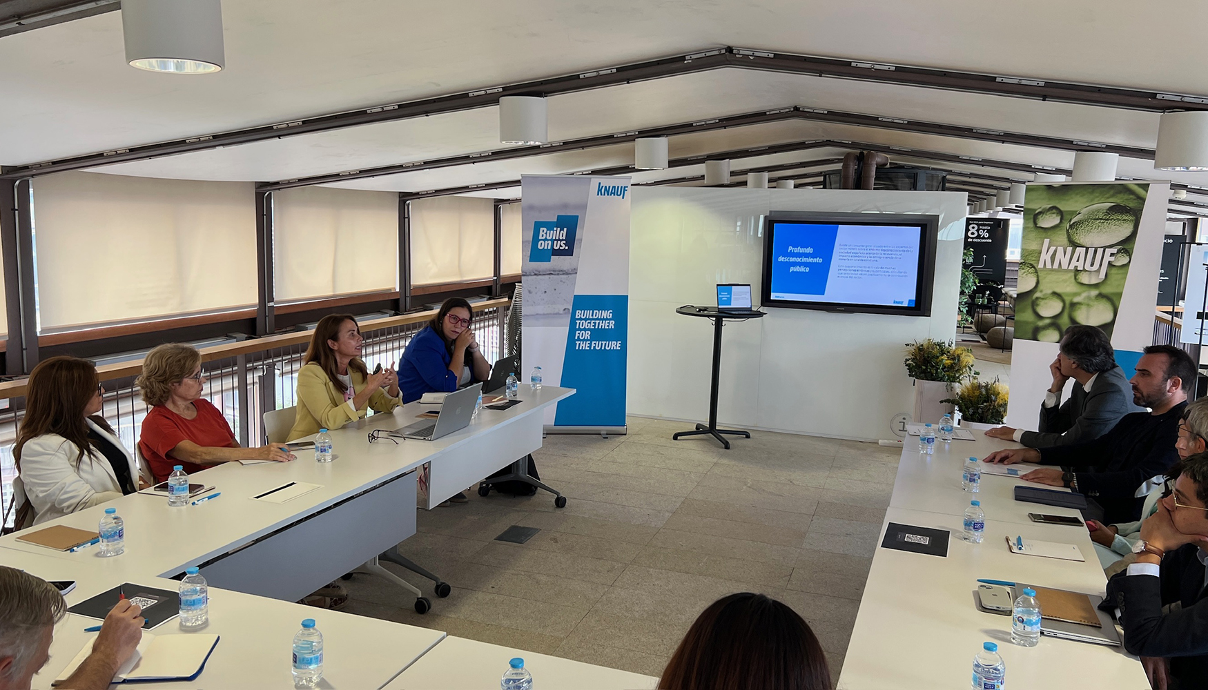 La sede del COAM, en Madrid, acogi la presentacin del estudio 'Mitos y realidades de la minera'