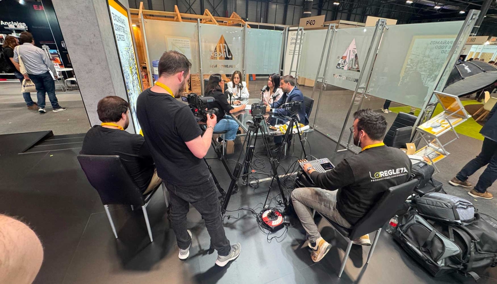 Un instante de la grabaci�n del videopodcast Desaf�o Sika 30/50 dedicado a la industrializaci�n de fachadas premium