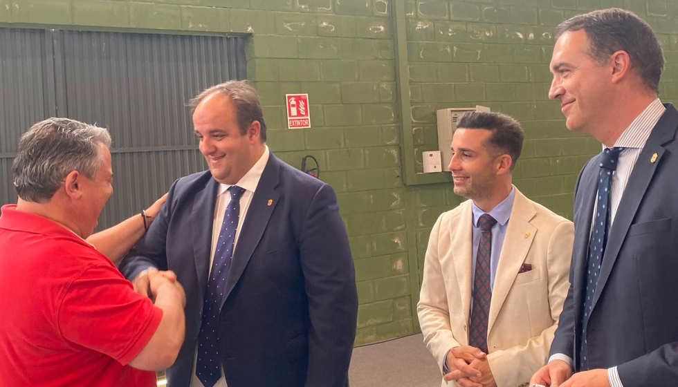 Roberto Mart�n, alcalde de Guijuelo, junto a Jes�s Manuel Hern�ndez y Dar�o S�nchez, directores de FIC Guijuelo
