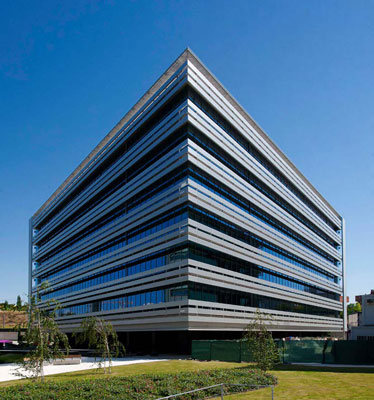 El edificio 4B es propiedad de un fondo de Deka Immobilien y est gestionado por la promotora Bouygues Inmobiliaria...