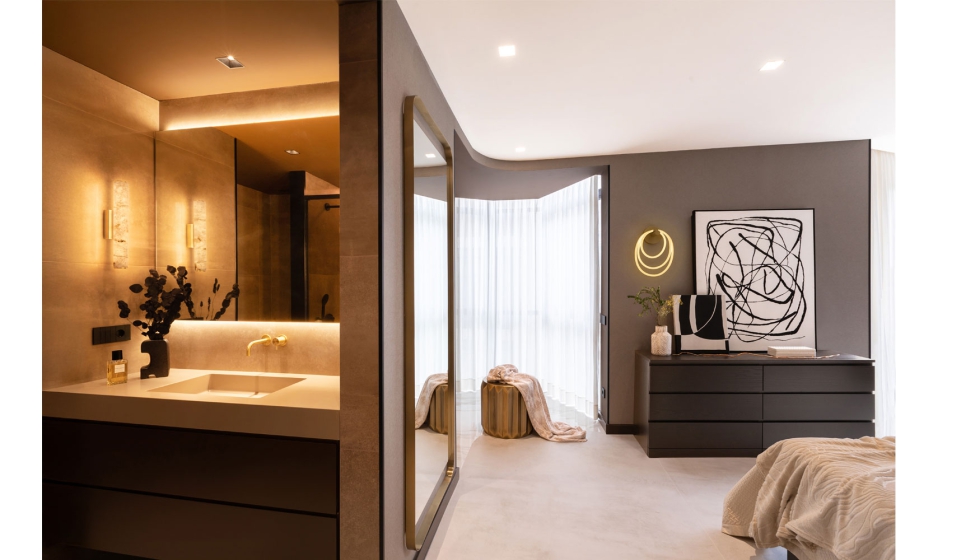 Inspirada en el lujo propio de los ba�os de los hoteles de cinco estrellas, el ba�o de la suite apuesta por elevar la experiencia sensorial...