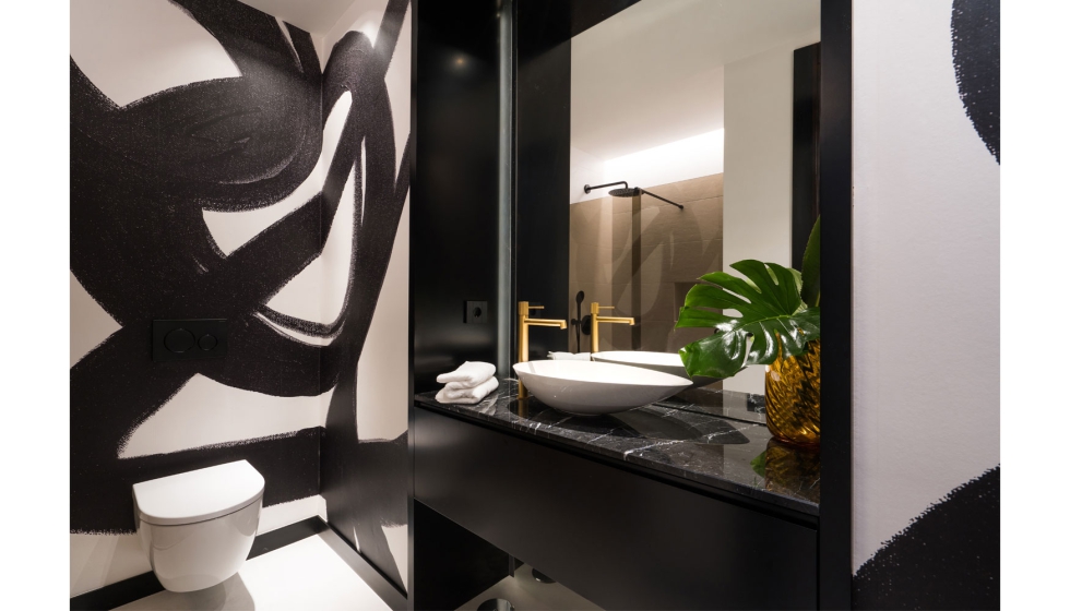 El aseo de cortes�a convierte la inspiraci�n art�stica en protagonista, con un impactante papel pintado