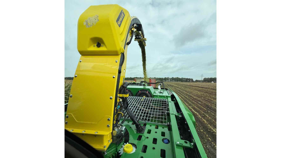 El control de llenado activo utiliza un sistema de cmaras para controlar automticamente la rotacin y la posicin de la solapa de la boca de salida...