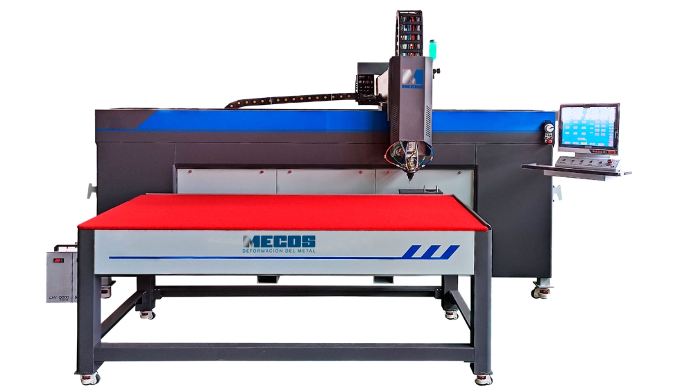 La pantalla LCD tctil admite programacin por AutoCAD para trabajar con piezas con cualquier tipo de diseo