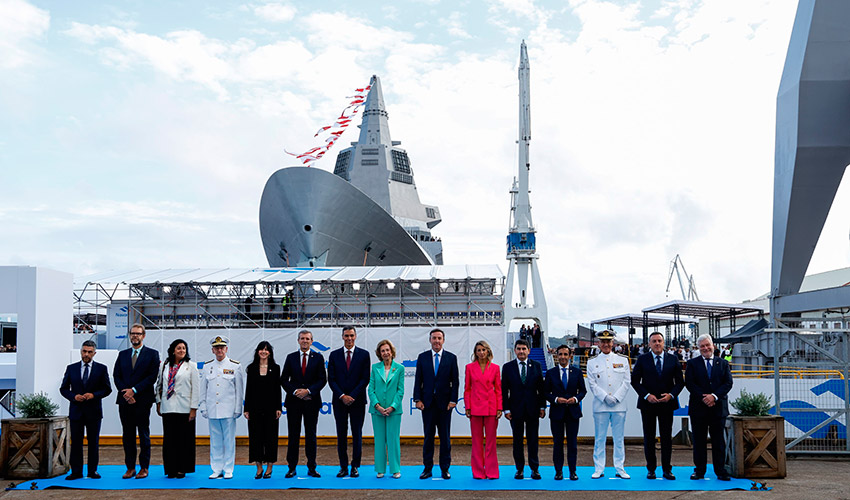 Al acto asistieron la ministra de Defensa, Margarita Robles; el presidente de la Xunta, Alfonso Rueda; el alcalde de Ferrol...
