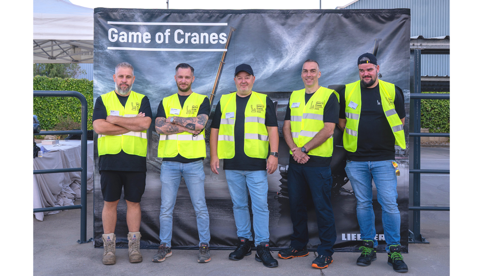 Foto de los cinco finalistas europeos de Liebherr 'Game of Cranes', durante el evento en Azuqueca de Henares (Guadalajara)...