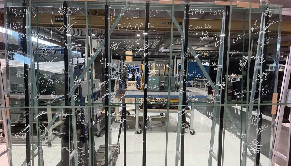 Vidrio laminado expuesto en Glaston, durante la visita realizada a su f�brica durante la pasada edici�n de GPD 2025...