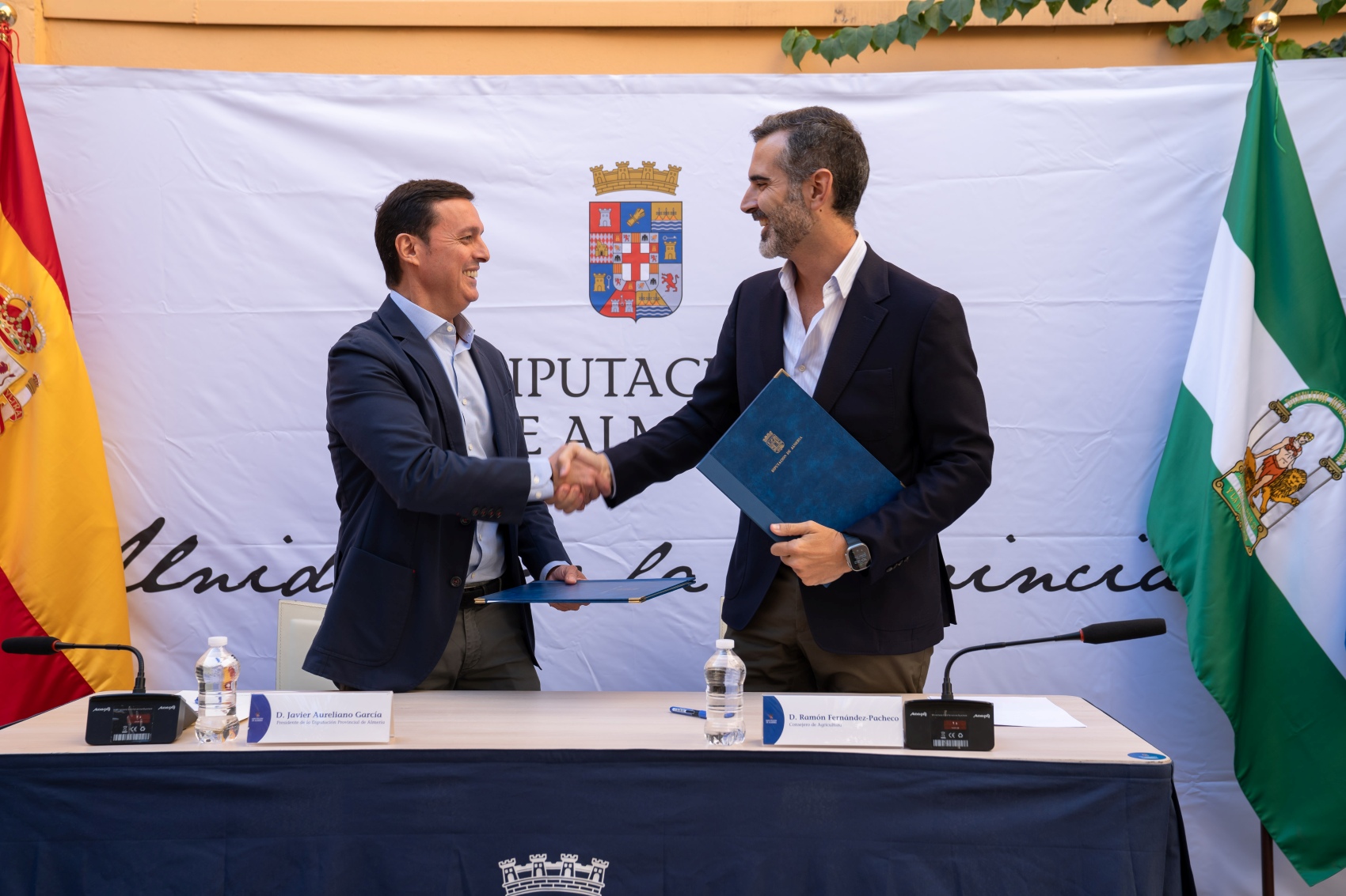 El presidente de la Diputacin Provincial, Javier Aureliano Garca, y el consejero de Agricultura, Pesca, Agua y Desarrollo Rural...