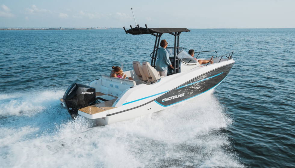 El Quicksilver 705 fue presentado en el Sal�n N�utico Grand Pavois de La Rochelle