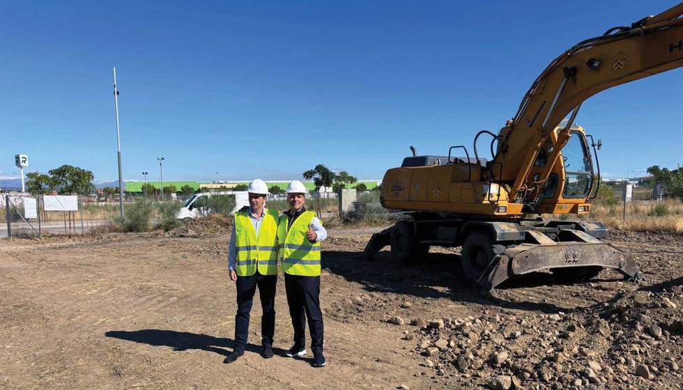 Nicolas Dreyfus, gerente de GYS Ib�rica (izq.) y Bruno Bouygues, presidente de GYS, al inicio de las obras de la nueva sede en Espa�a...