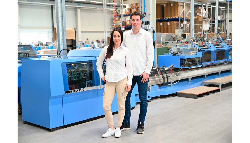 Los hermanos Marina Gander y Yannick Bucher forman la direccin ejecutiva de Schr Druckverarbeitung AG...