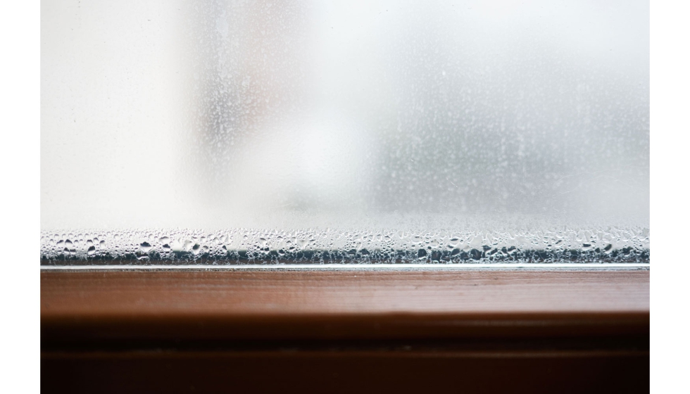 El vapor de agua presente en el ambiente se convierte en l�quido al entrar en contacto con superficies fr�as, formando gotas en zonas como ventanas...