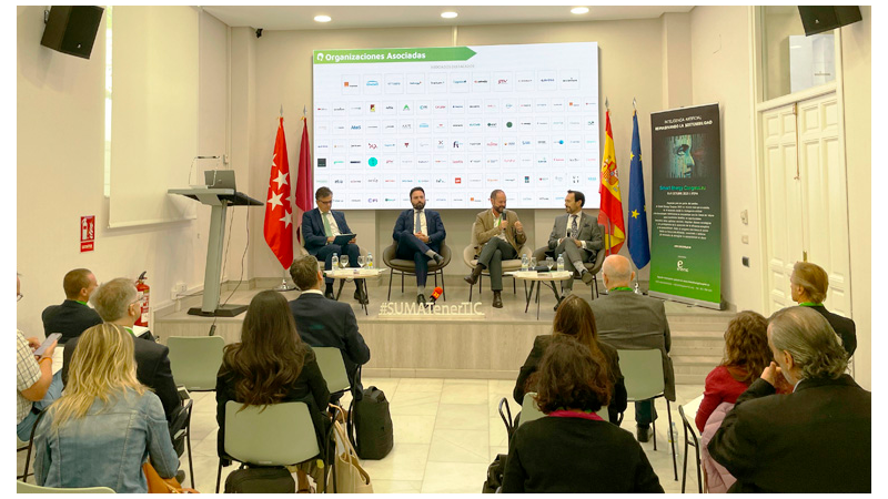 La rueda de prensa cont� con la participaci�n de �ngel Ni�o...