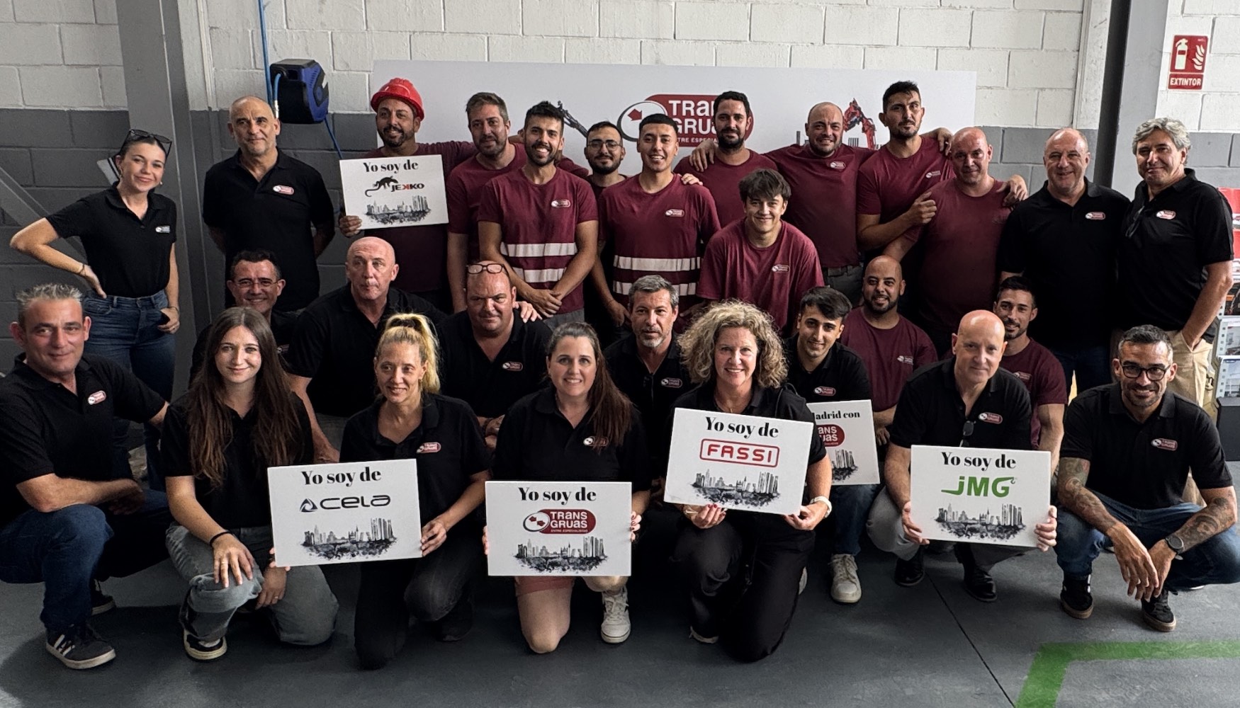 Foto de familia con el equipo Transgras presente en las jornadas de inauguracin