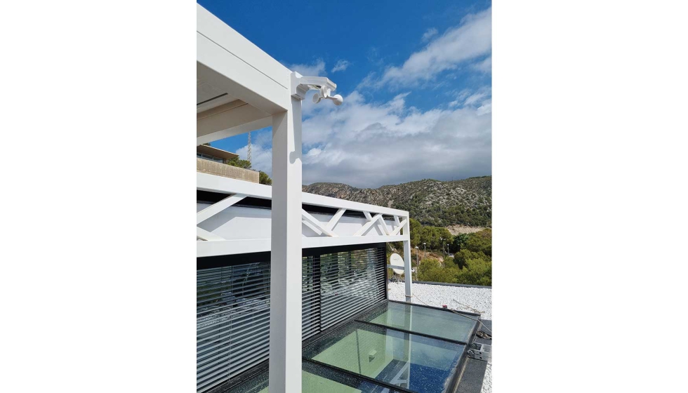 La combinacin de motorizaciones solares y de sensores climticos dan contribuyen a que los dispositivos de proteccin solar de las envolventes se...