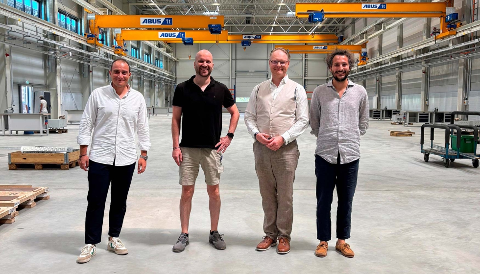 De izquierda a derecha, Francesco De Stefano, director ejecutivo de Caracol; Ludwig Weber, director general de Weber; Markus Weber...