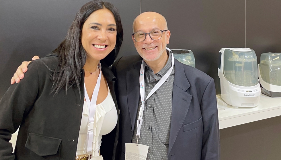 Ana Bel�n Huertas, jefa de ventas, y Toni Mart�, director comercial de Onnaworld (distribuidor de Baby Brezza)