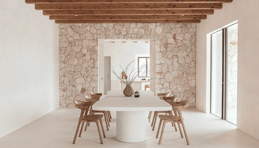 Soluci�n en la que se combinan criterios de dise�o contempor�neo con referencias formales y constructivas propias de la arquitectura tradicional...