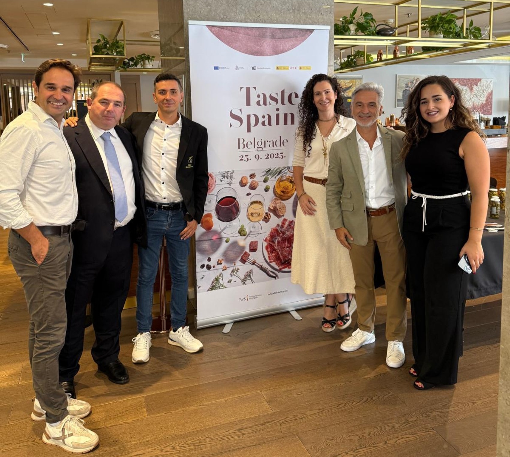 Imagen de los responsables de las empresas de 'Sabores Almer�a' en �Taste Spain Belgrado�