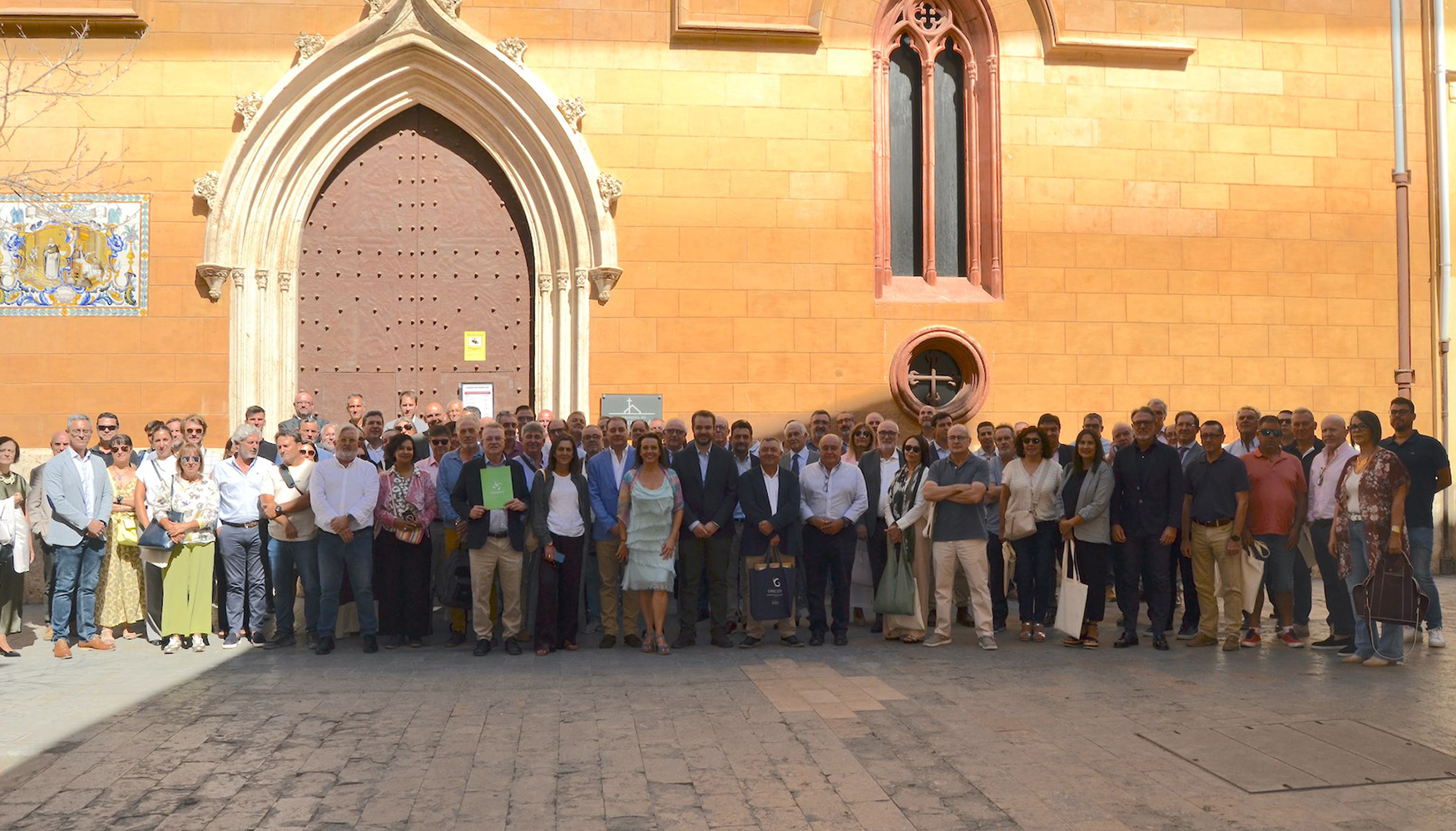 Foto de familia en la Iglesia de San Nicol�s
