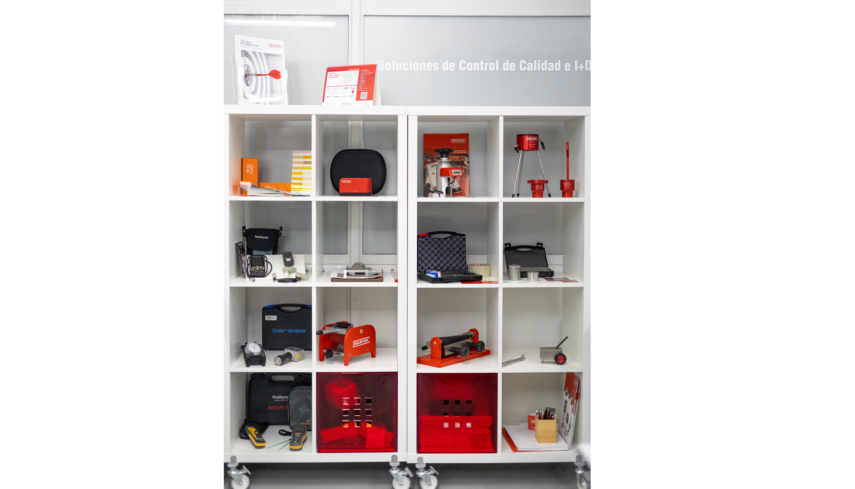 Expositor con la gama de productos NK. Foto: Silvia Oselka