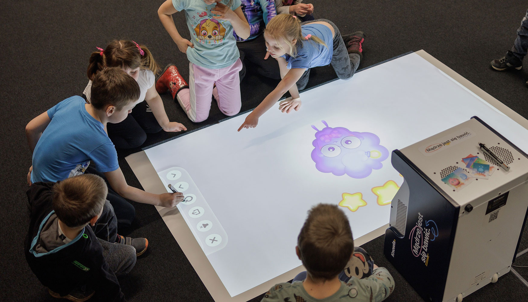 Knowla Box transforma las aulas en espacios din�micos de aprendizaje digital