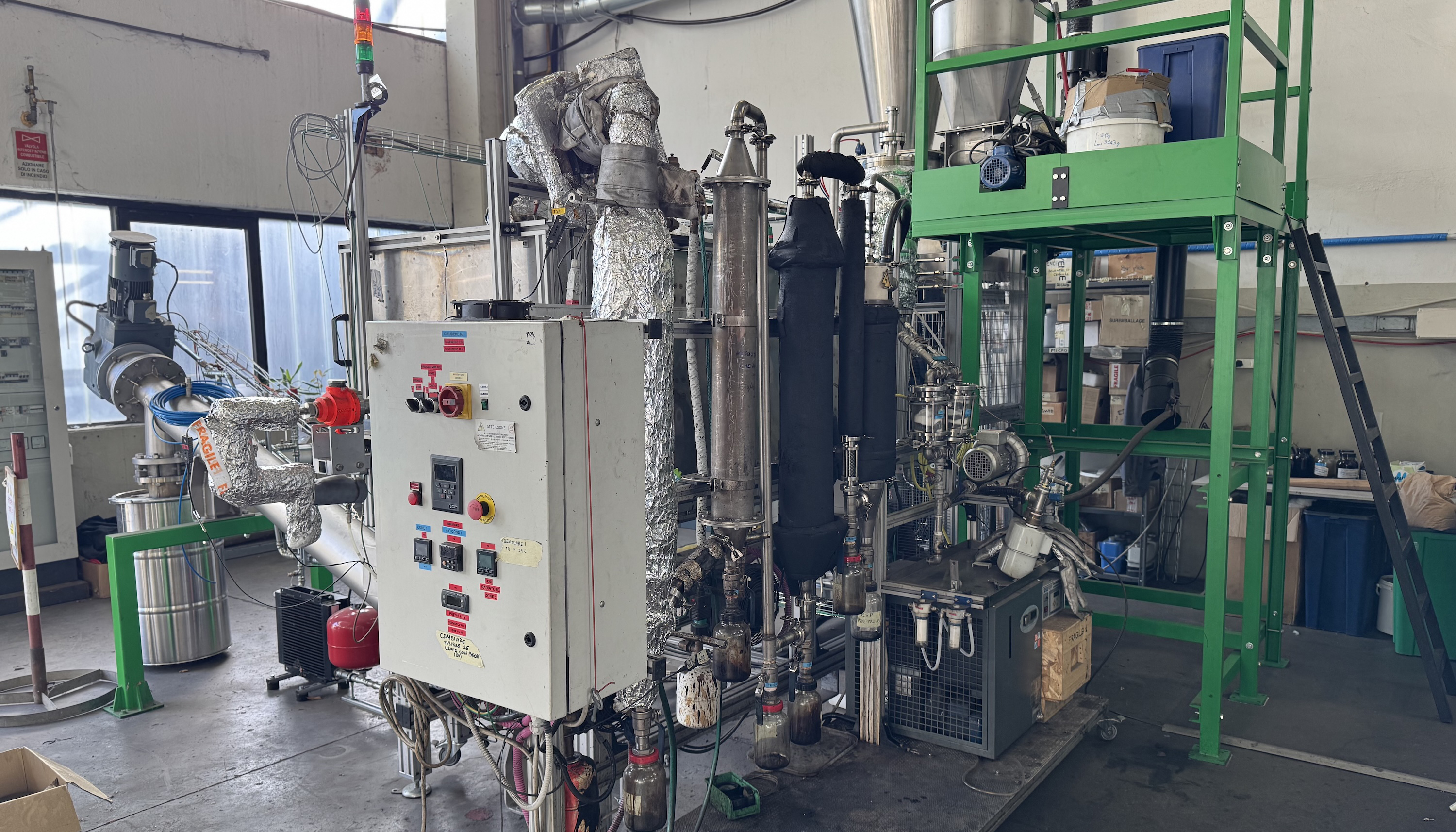 Reactor de pir�lisis lenta tipo auger, desarrollado por el proyecto PYSOLO y gestionado por RE-CORD