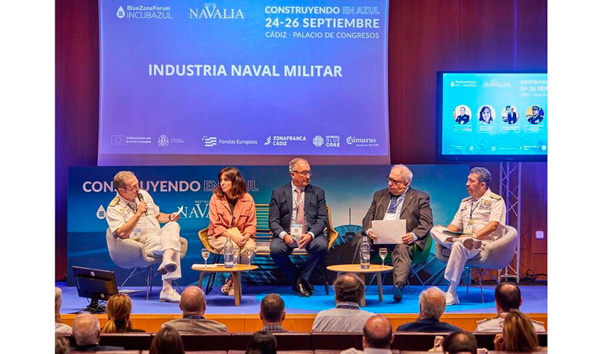 Mesa de debate sobre industria naval militar