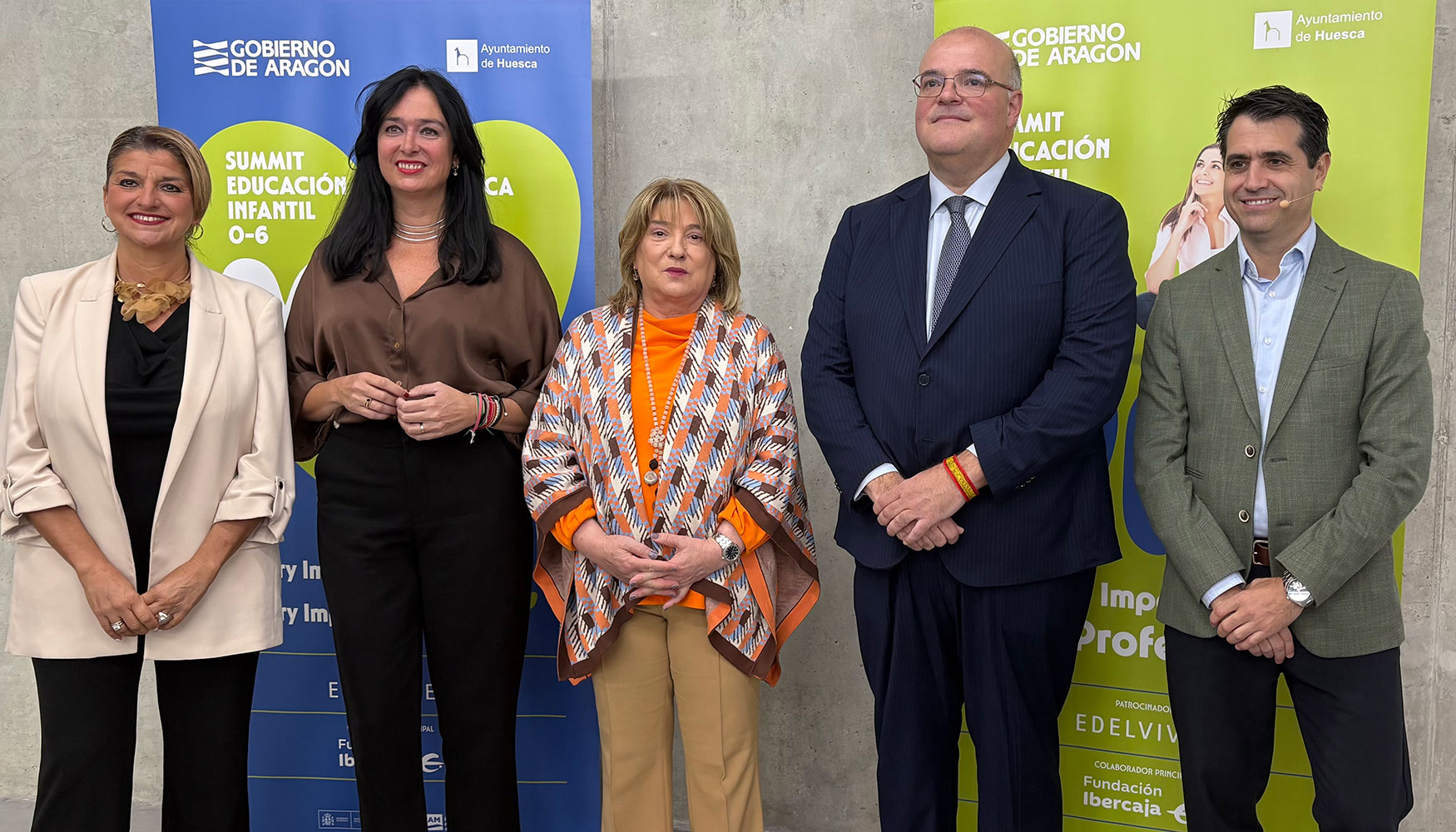 De izquierda a derecha...