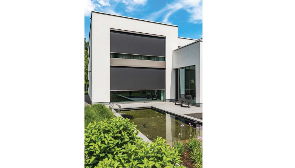 Fixscreen act�a como barrera t�rmica activa, reduciendo la carga de calor que penetra en los espacios interiores