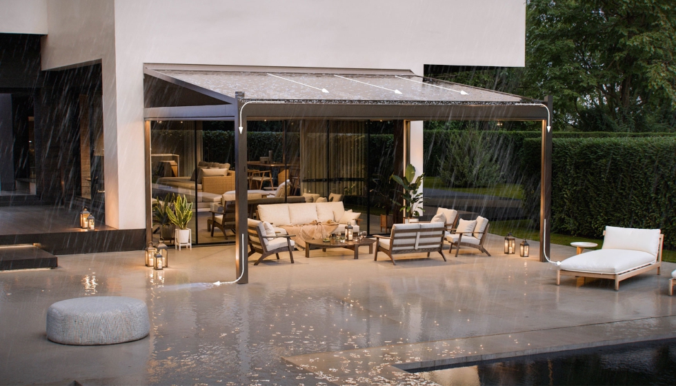 La p�rgola Lapure 2 cuenta con un mejor sistema de drenaje del agua en la parte inferior de los canales de guiado laterales...