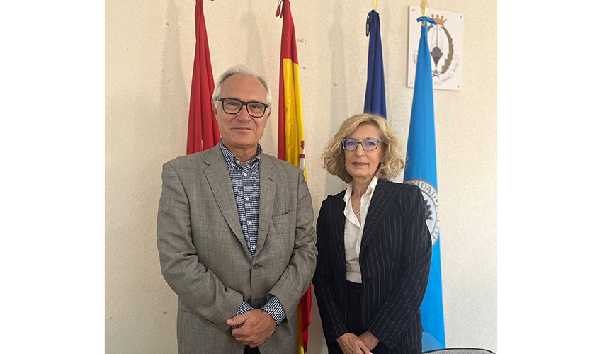 Andrs Jos Molina Mart, nuevo decano del Colegio Oficial de Ingenieros Navales y Ocenicos, y Pilar Tejo Mora-Granados...