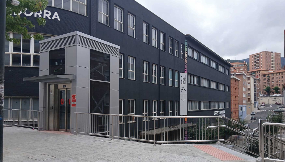 Finalizaci�n de las obras del nuevo ascensor p�blico municipal junto a la ikastola Urretxindorra, en el barrio de San Adri�n (Distrito 5)...