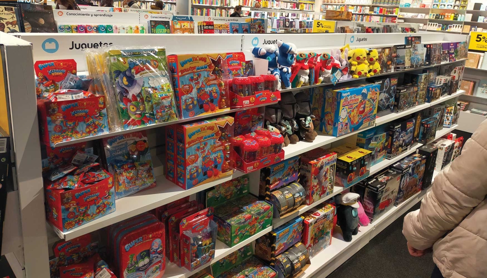 Fnac cuenta con un oferta de producto licenciado en varias categoras