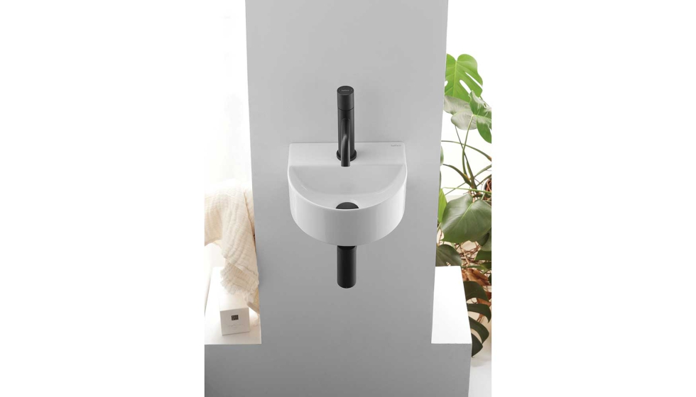La colecci�n Nava se presenta como un lavabo de porcelana mini suspendido