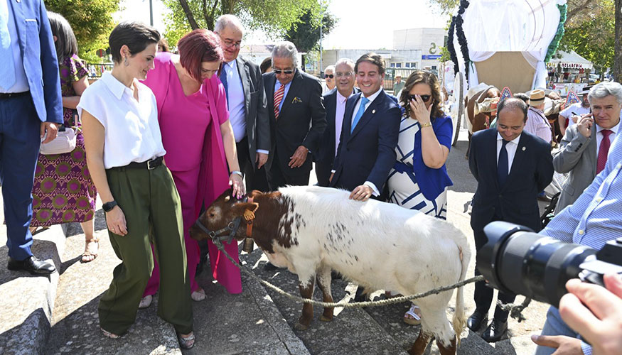 Acto de inauguraci�n de la FIG de Zafra con la presencia de diversas autoridades