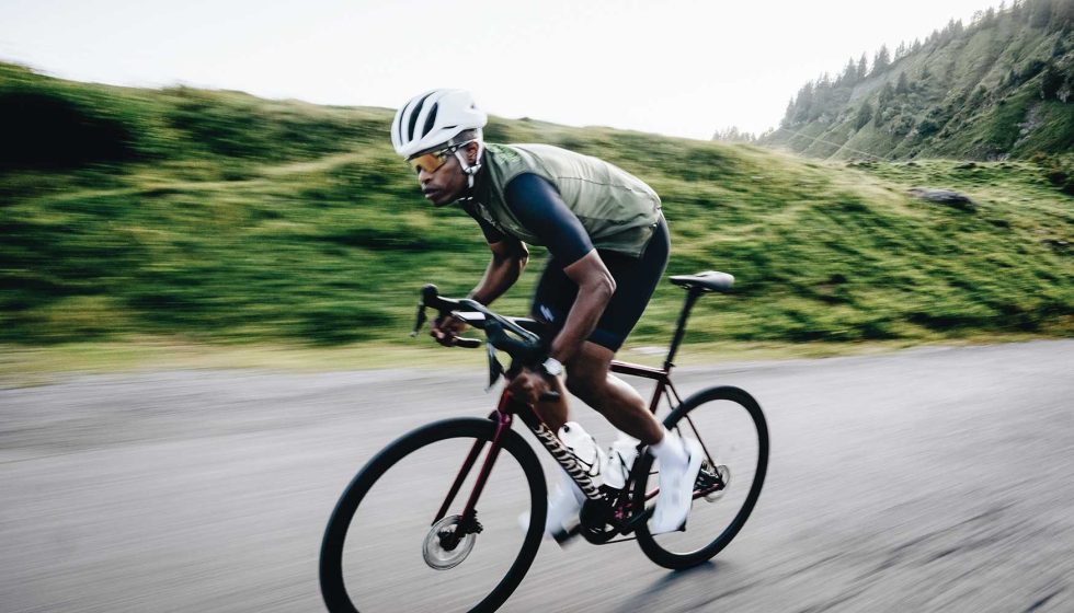 La nueva Specialized Aethos 2 eleva el listn en ligereza, confort y rendimiento para carretera