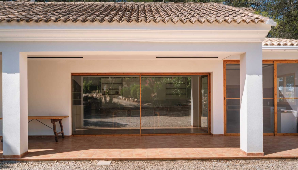 La transmitancia de hueco desde 0,9W/m2K coloca el sistmema E-140 en la lite de la eficiencia...