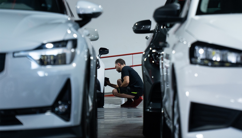 El centro ofrece tambin servicios de limpieza integral, que incluye aspirado completo, lavado interior...