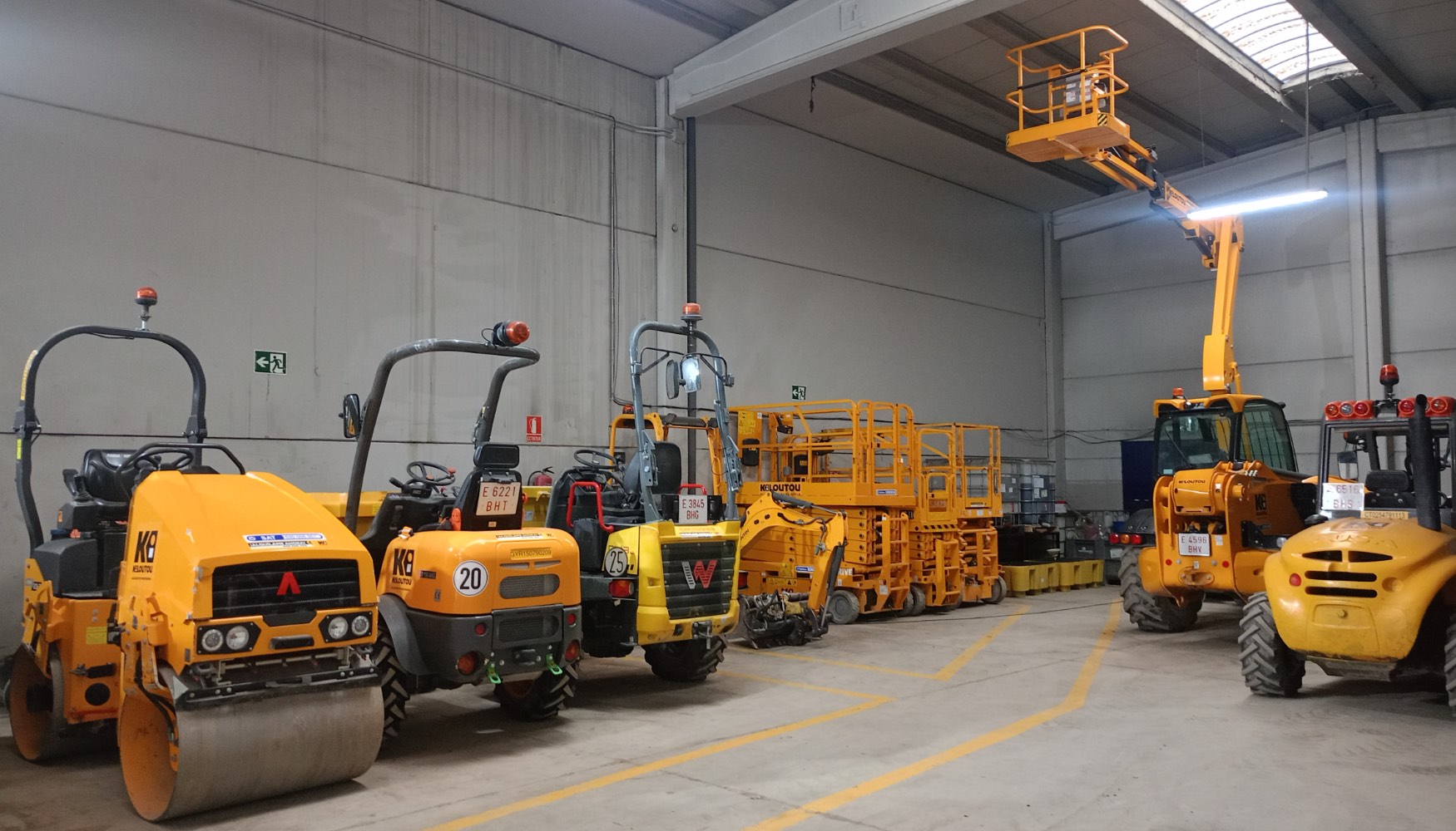 La delegacin dispone de 3.400 m y cuatro naves operativas