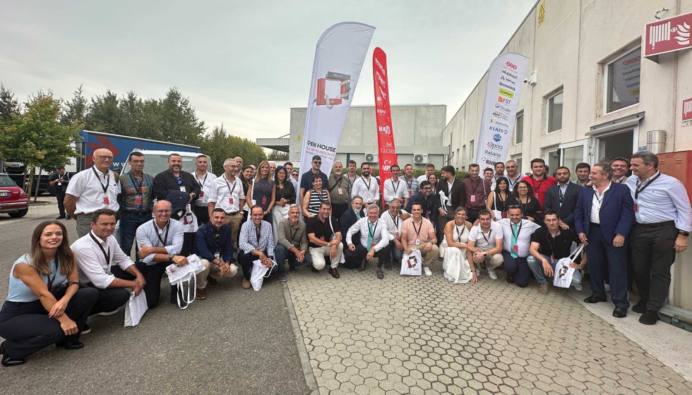 Foto de familia de la delegacin espaola presente en el Open House de Graf Synergy de la mano de Disomaq