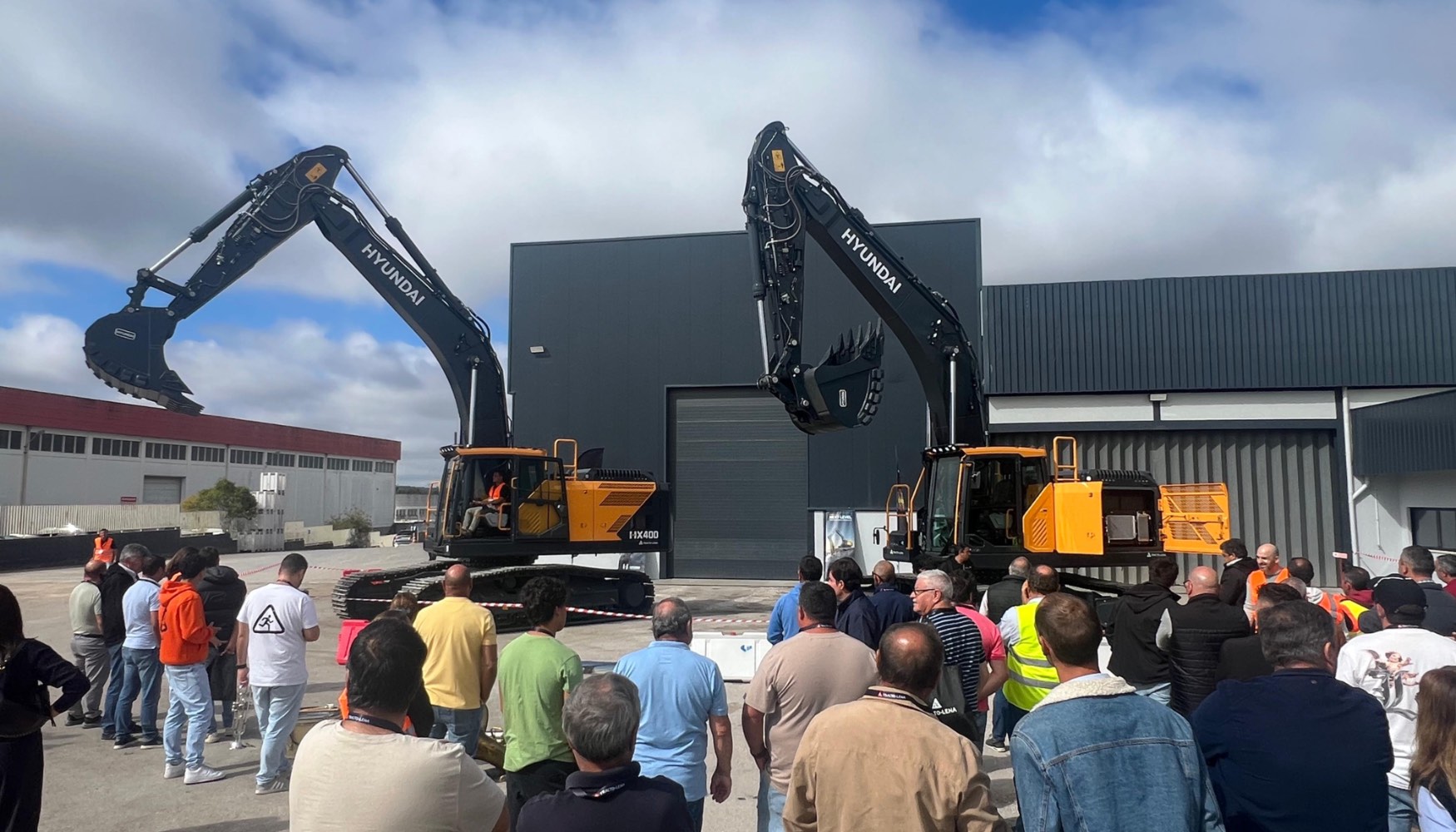 Durante la jornada los asistentes pudieron ver varios de los modelos Hyundai