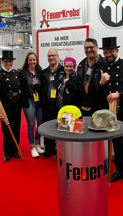 Imagen del en el stand: Iris Dohmen, Susanne Engert, Enrico y Katrin Klesse, Marcus Btge, Andreas Walburg. Foto: FeuerKrebs...