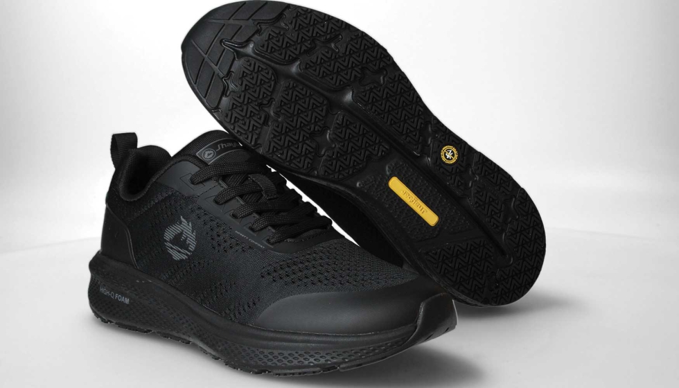 Con horma ancha y ergonmica, se adapta al pie y proporciona una sensacin de libertad y estabilidad