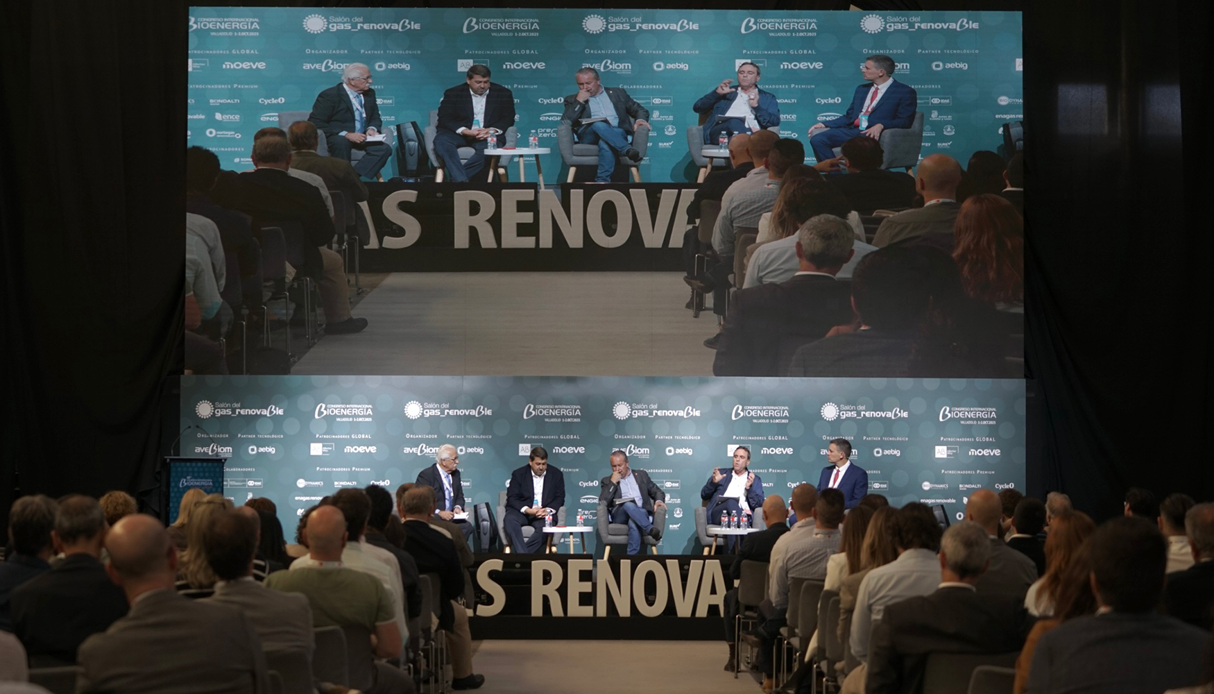 Mesa en la que se abord� la responsabilidad social y la aceptaci�n local de los proyectos de biog�s y biometano