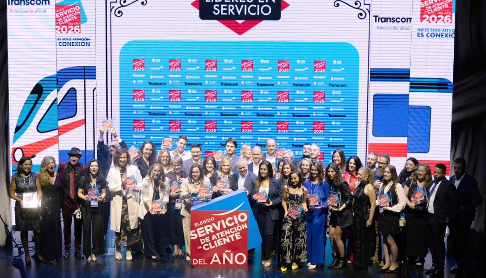 Celebraci�n durante la recogida del premio